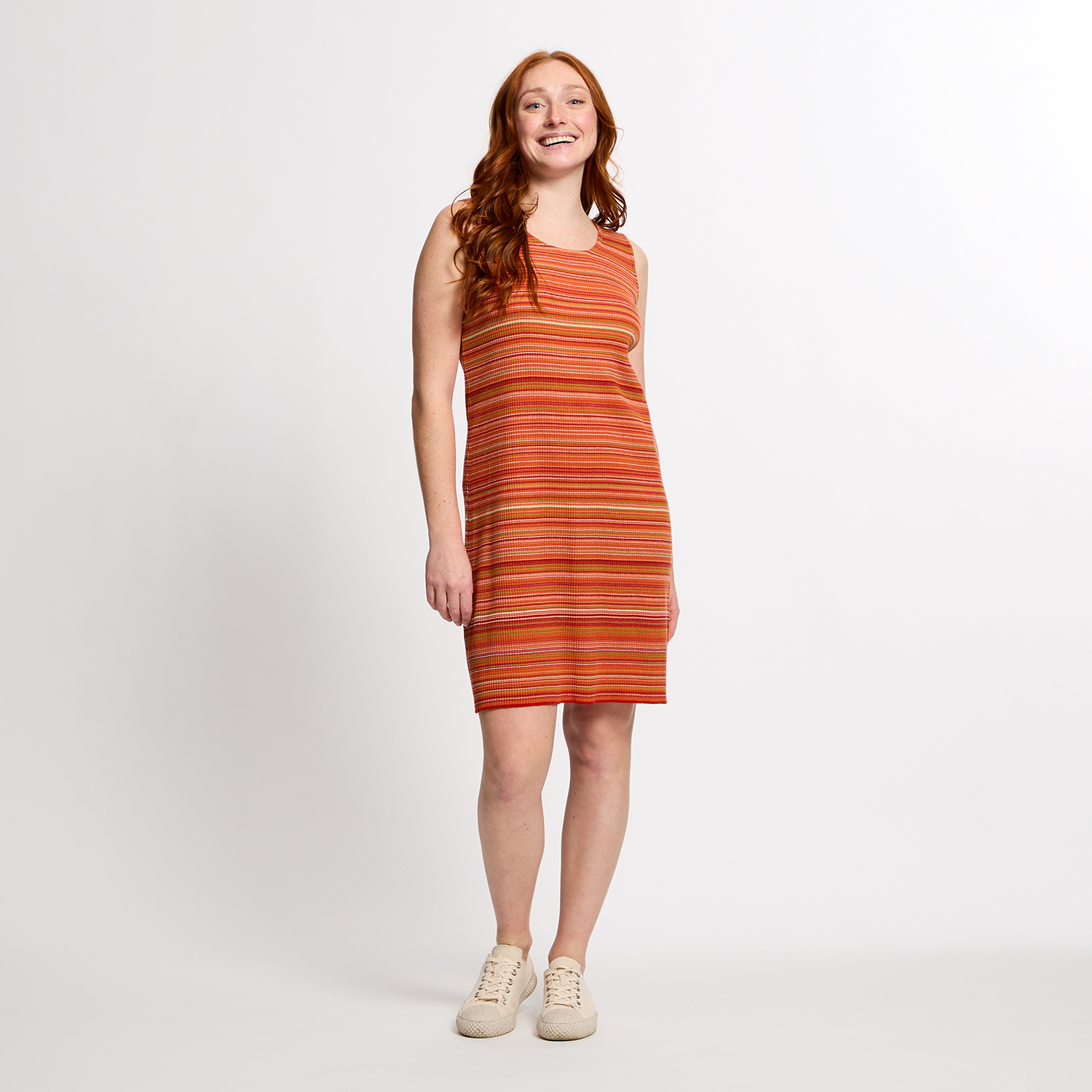Geringeltes Strickkleid aus reiner Bio-Baumwolle Geringeltes Strickkleid aus reiner Bio-Baumwolle